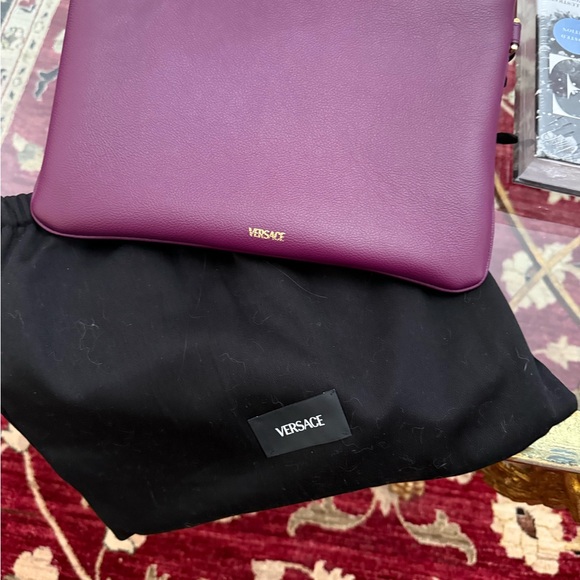 Versace Plum Clutch all leather with Medusa - Picture 4 of 6